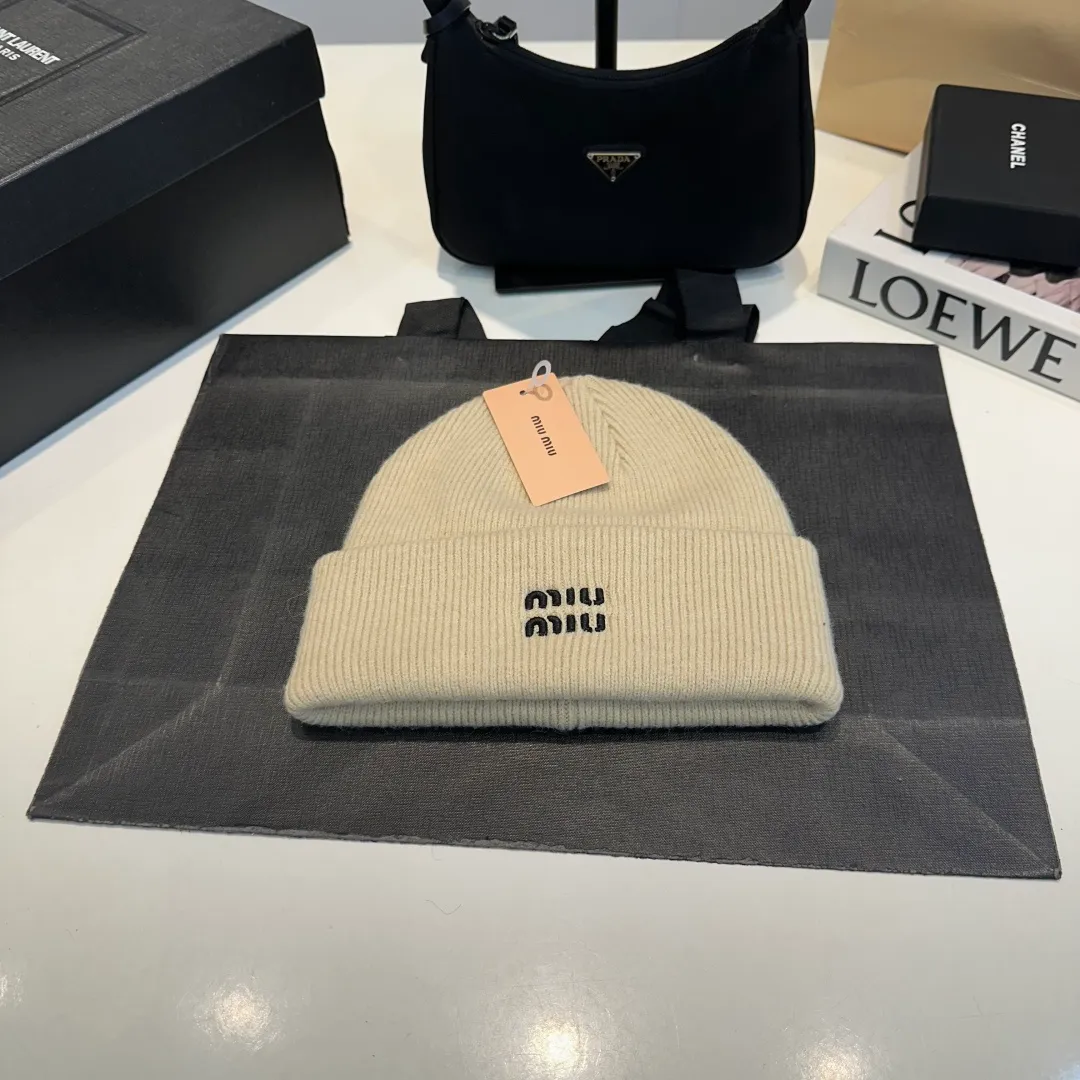 P60 miumiu new autumn and winter woolen hat