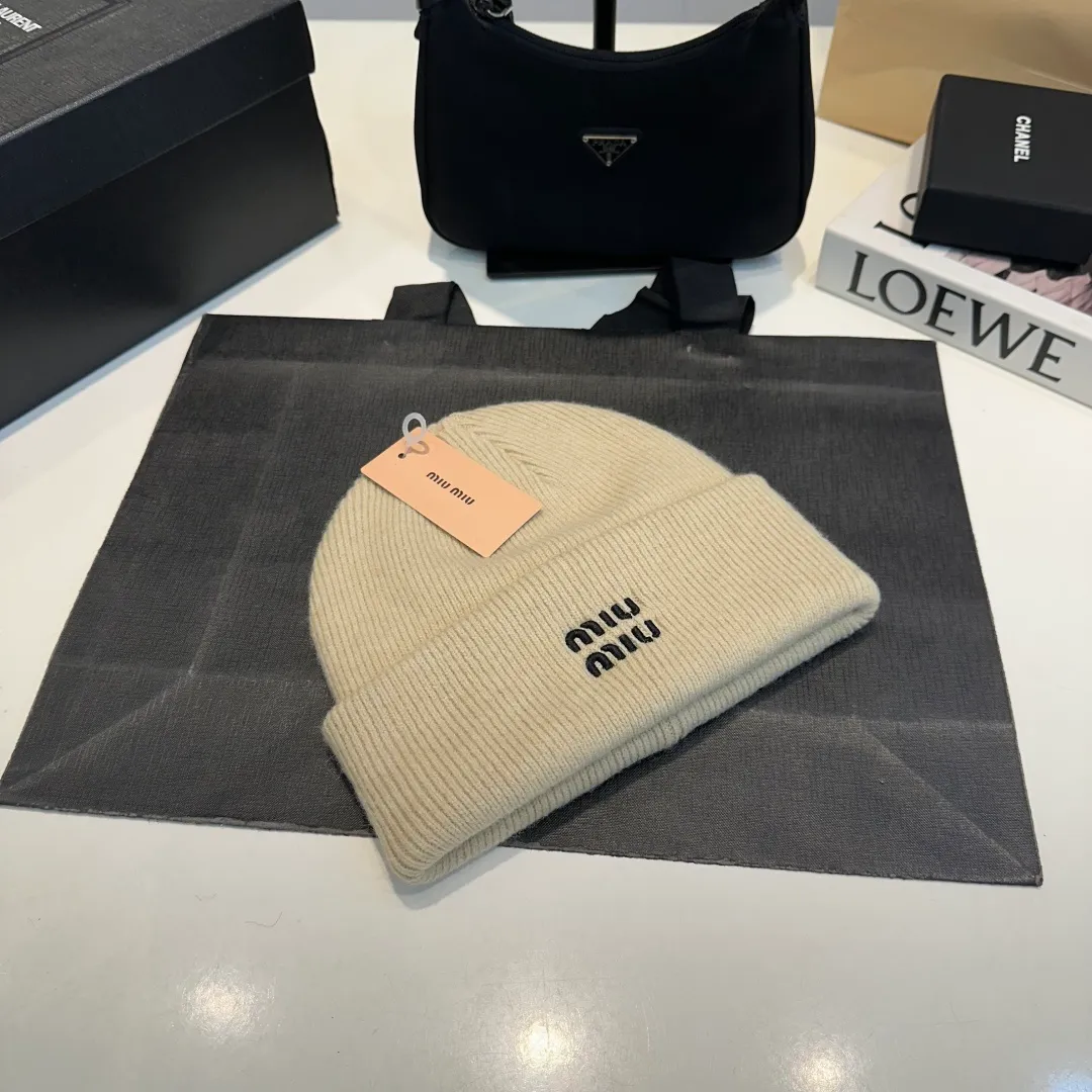 P60 miumiu new autumn and winter woolen hat