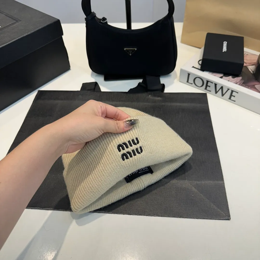 P60 miumiu new autumn and winter woolen hat
