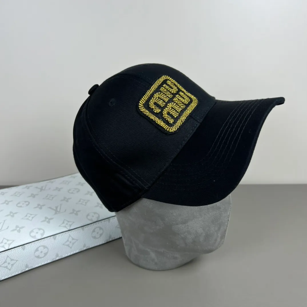 46💰Miumiu (recommended by Xiaohongshu’s popular model) original spring and summer new baseball cap, authentic mold-making and customization, the original workmanship is meticulous and the quality is superb!