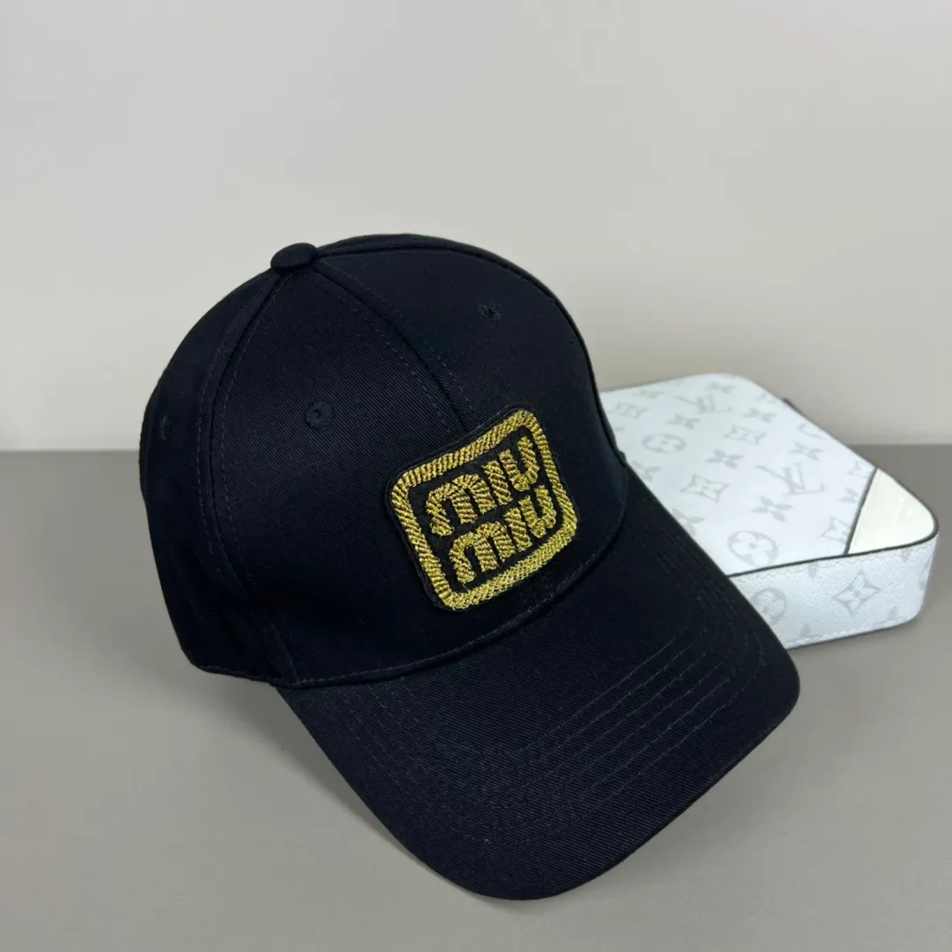 46💰Miumiu (recommended by Xiaohongshu’s popular model) original spring and summer new baseball cap, authentic mold-making and customization, the original workmanship is meticulous and the quality is superb!