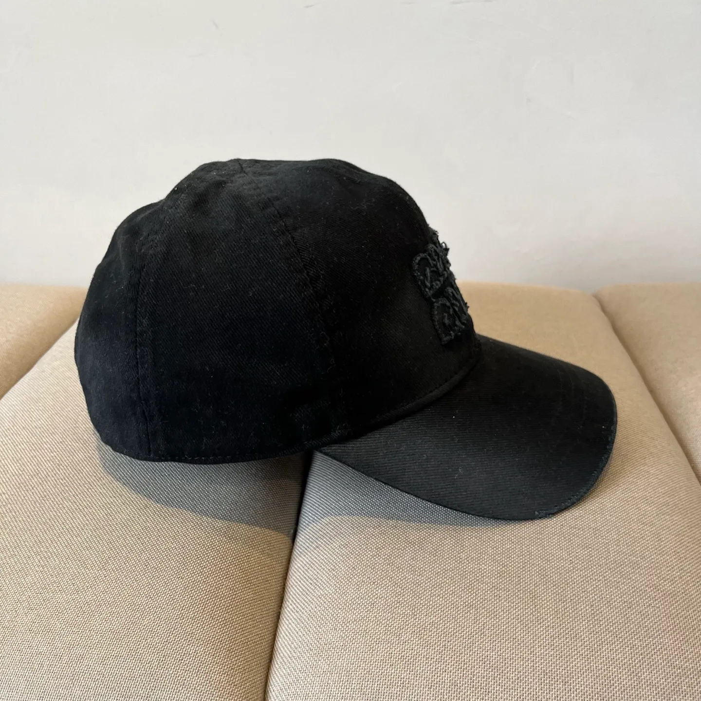 P60 miumiu original spring and summer new baseball cap, authentic mold-making and custom-made, the original workmanship is meticulous and the quality is superb!