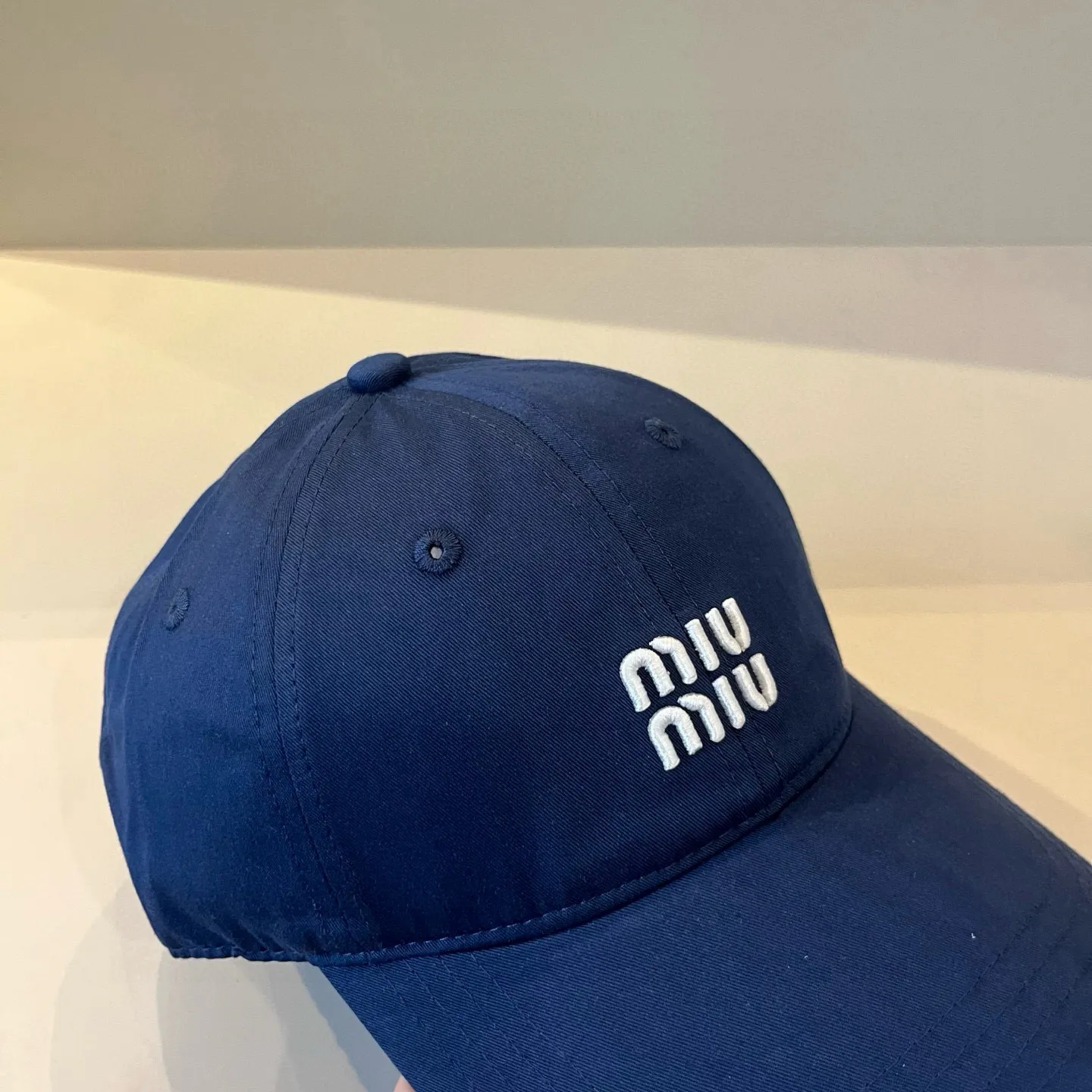 P70 miumiu original spring and summer new baseball cap, authentic mold-making and custom-made, the original workmanship is meticulous and the quality is superb!