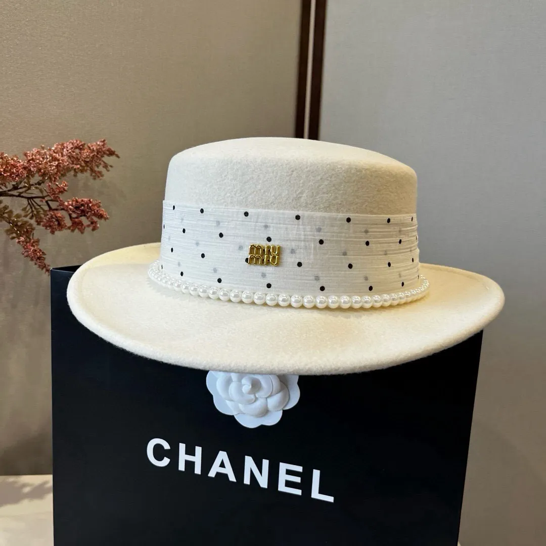 💰210¥ miumiu new wool top hat, flat top hat, 100% wool fabric 🦙%, head circumference 57cm