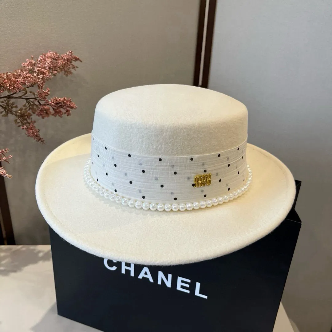 💰210¥ miumiu new wool top hat, flat top hat, 100% wool fabric 🦙%, head circumference 57cm