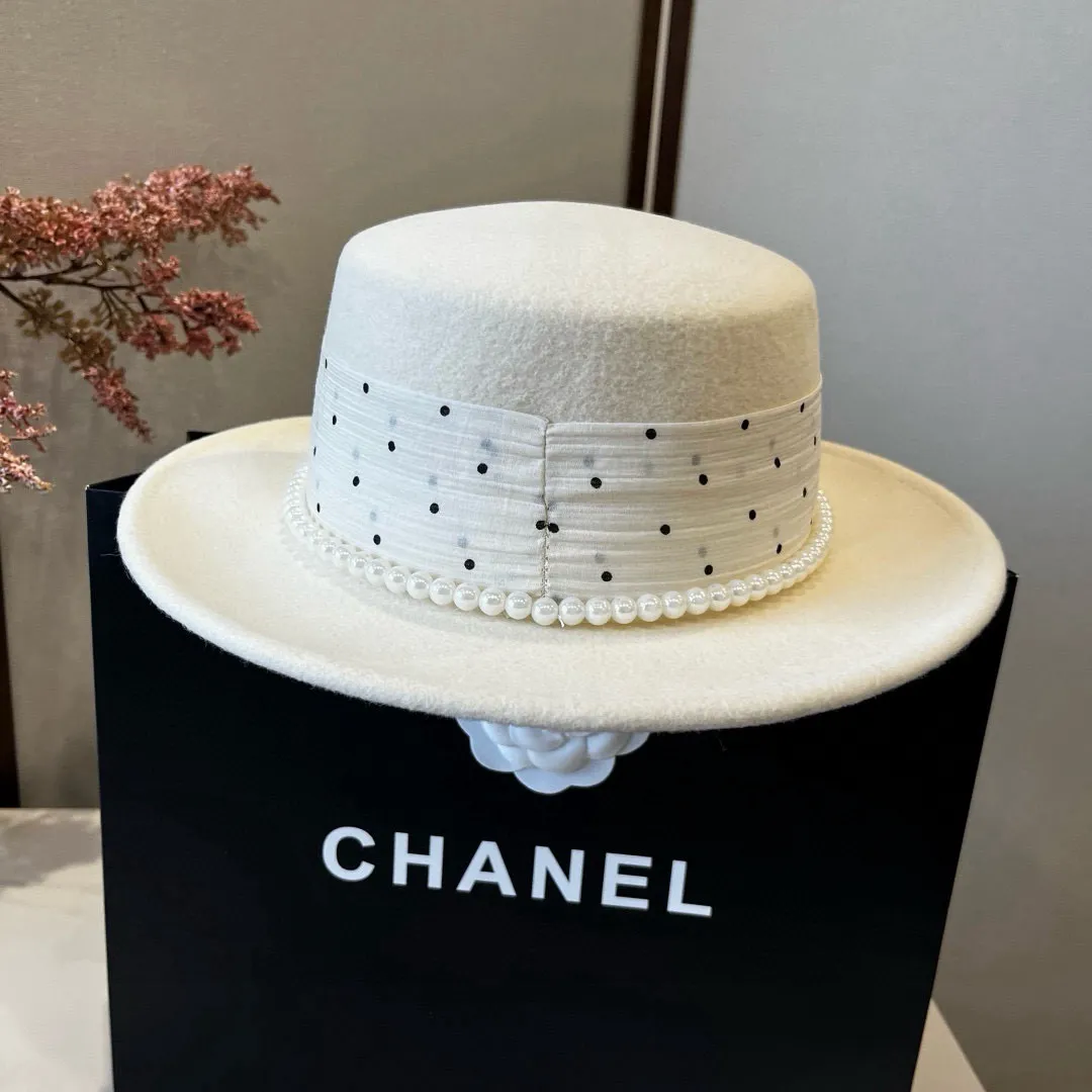 💰210¥ miumiu new wool top hat, flat top hat, 100% wool fabric 🦙%, head circumference 57cm