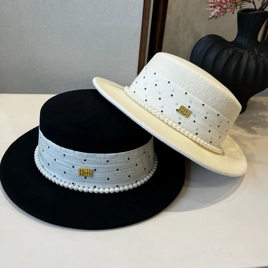 💰210¥ miumiu new wool top hat, flat top hat, 100% wool fabric 🦙%, head circumference 57cm