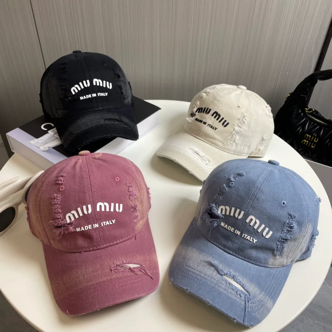 P60 miumiu new solid color baseball cap, the hottest color at the moment - full of street style! Trendy and versatile, Xiaohongshu grows grass, poison, get your boyfriend, and cool together