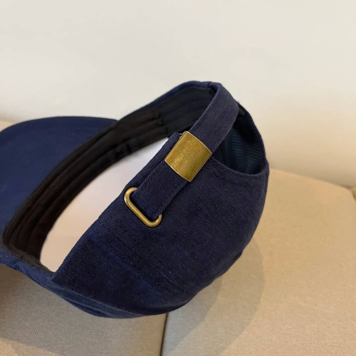 P66 miumiu original spring and summer new baseball cap, authentic mold-making and custom-made, the original workmanship is meticulous and the quality is superb!