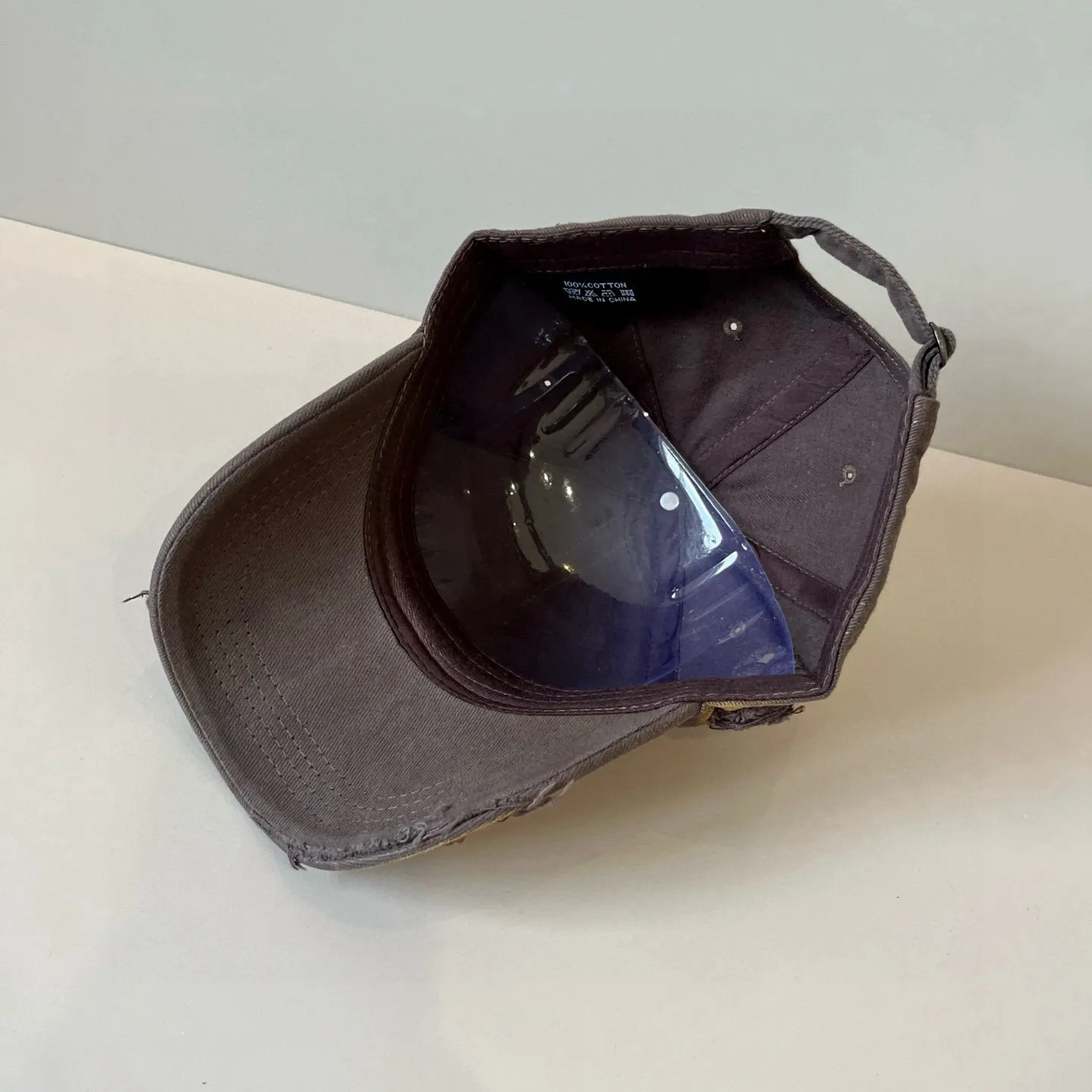 P60 miumiu original spring and summer new baseball cap, authentic mold-making and custom-made, the original workmanship is meticulous and the quality is superb!