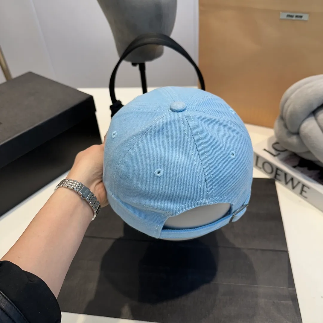 P60 miumiu new 25 spring and summer baseball cap, widened to show small head, new logo embroidery for spring and summer, same style for men and women