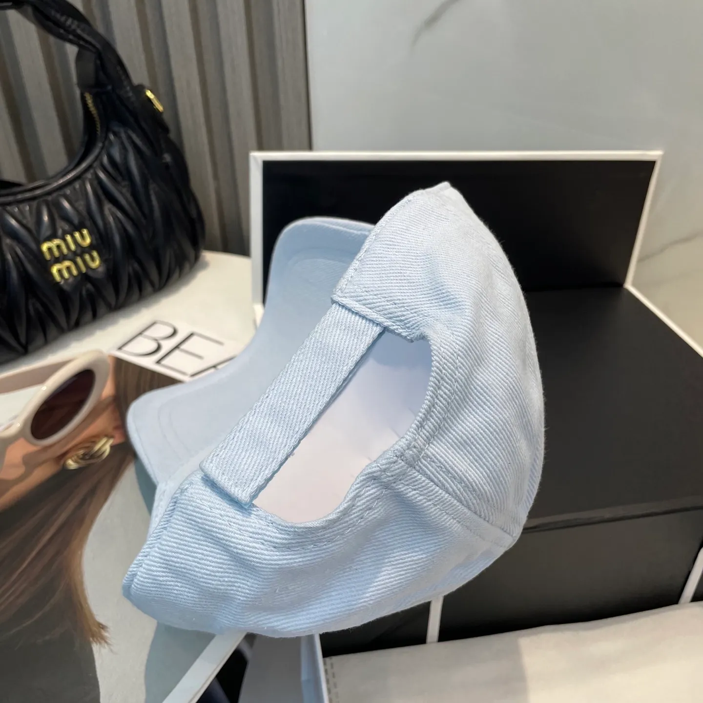P60💛 Comes with dust bag. [Miumiu Miu Miu] New order style embroidered baseball cap🧢Big brand style is super easy to match, hurry up and get it!
