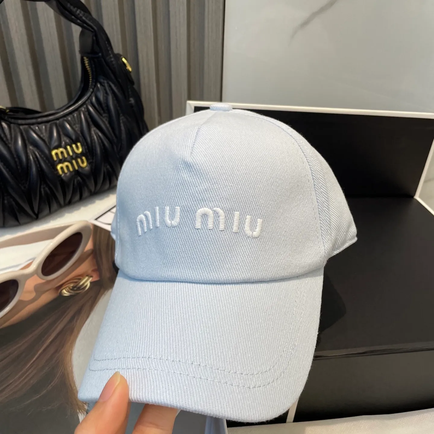 P60💛 Comes with dust bag. [Miumiu Miu Miu] New order style embroidered baseball cap🧢Big brand style is super easy to match, hurry up and get it!