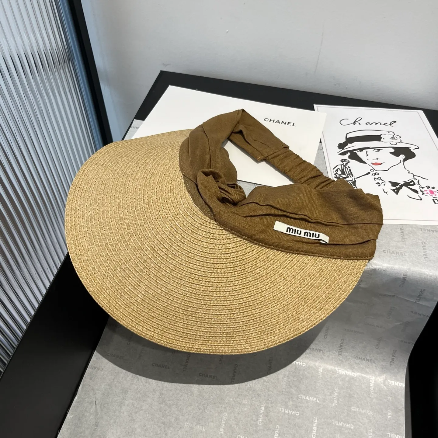 💰100¥ miumiu new straw hat, empty top sun hat, made of Japanese papyrus, light and foldable