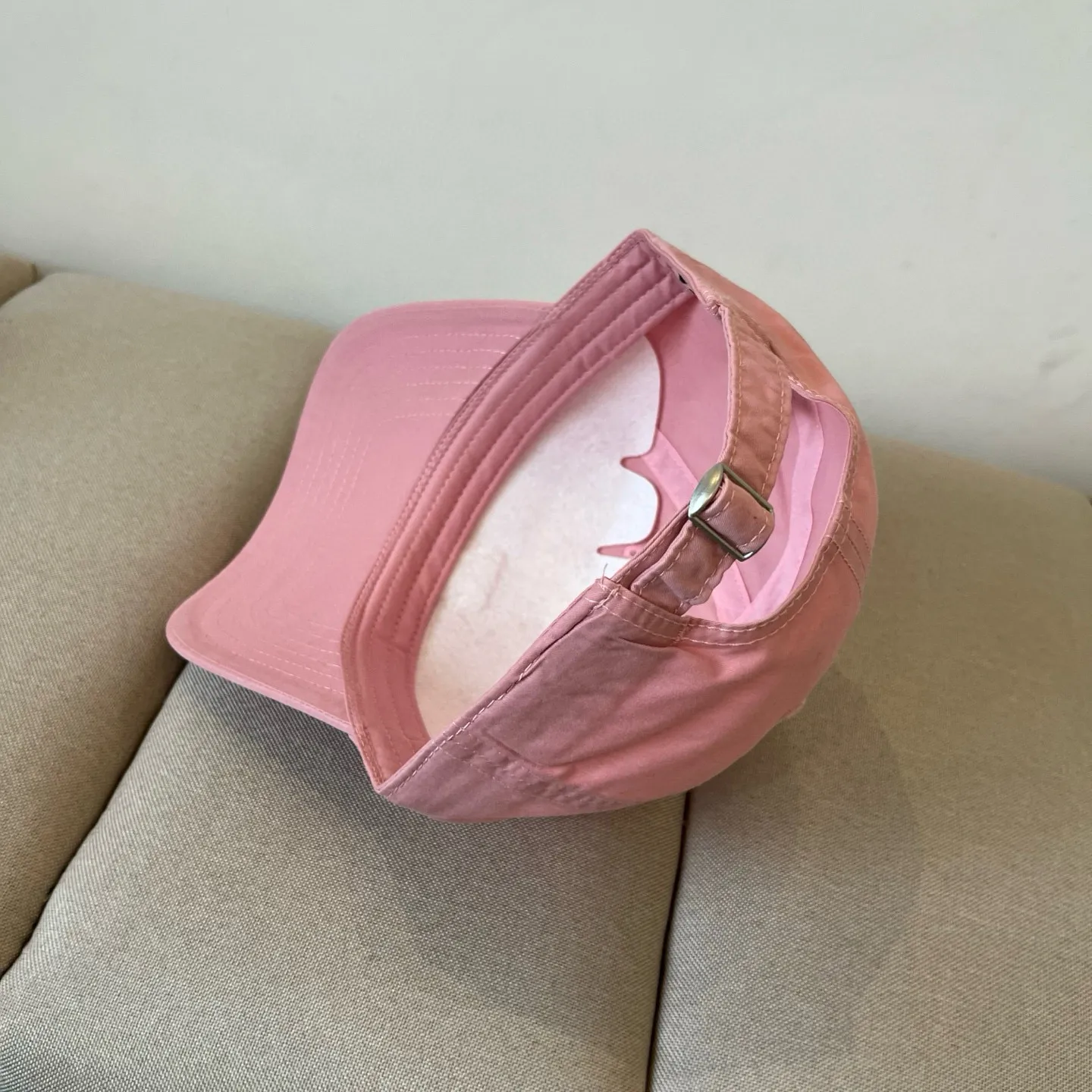 P50 miumiu original spring and summer new baseball cap, genuine mold-making and custom-made, the original workmanship is meticulous and the quality is superb!