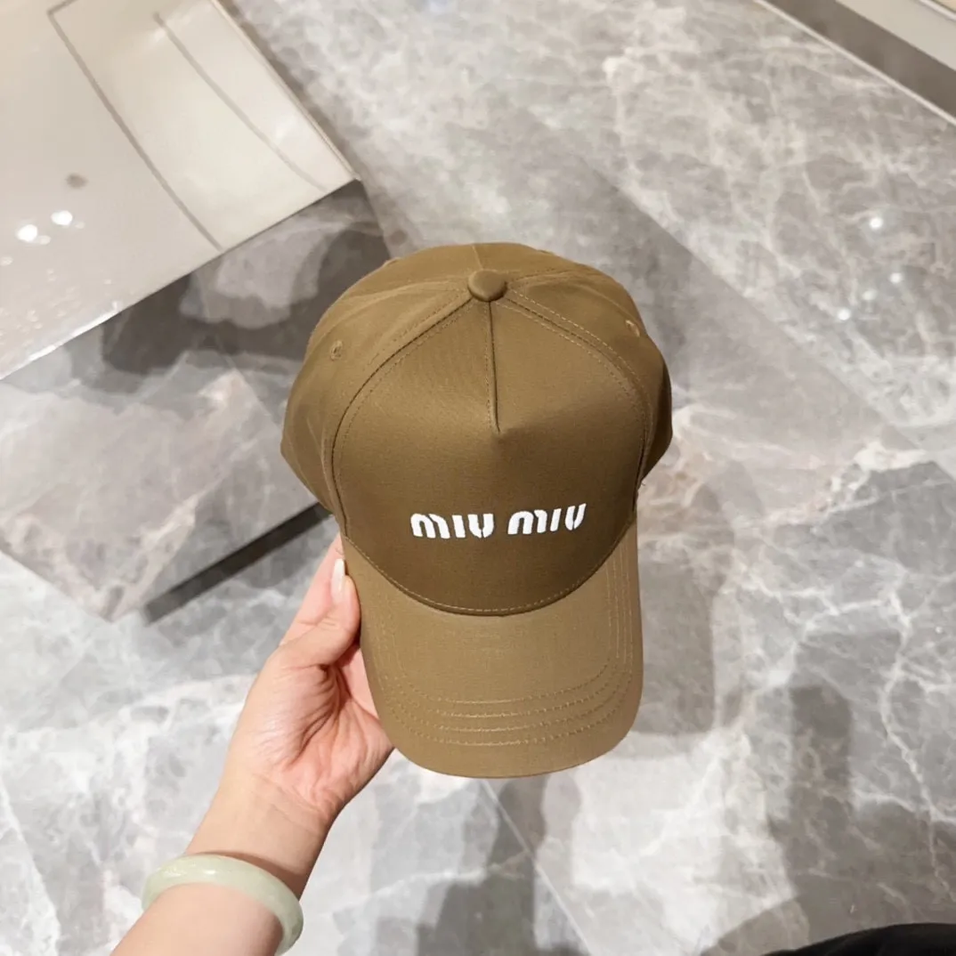 💰50 miumiu embroidered baseball cap, big brand style, very easy to match, get it now!