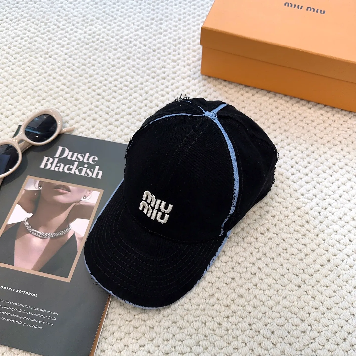 P96💛 Comes with dust bag. [Miumiu Miu Miu] High version of the new order style embroidered baseball cap🧢The big brand style is super easy to match, so hurry up and get it!