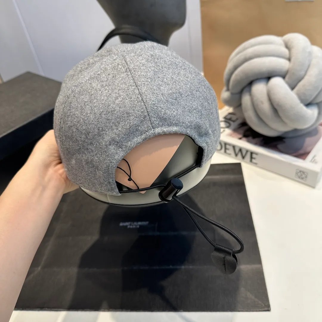 P70 miumiu new autumn and winter wool baseball cap, head circumference 57cm