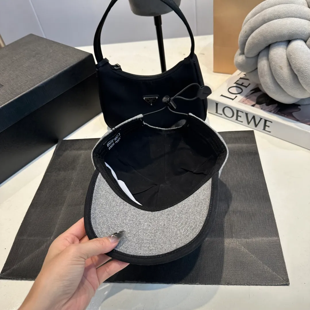 P70 miumiu new autumn and winter wool baseball cap, head circumference 57cm