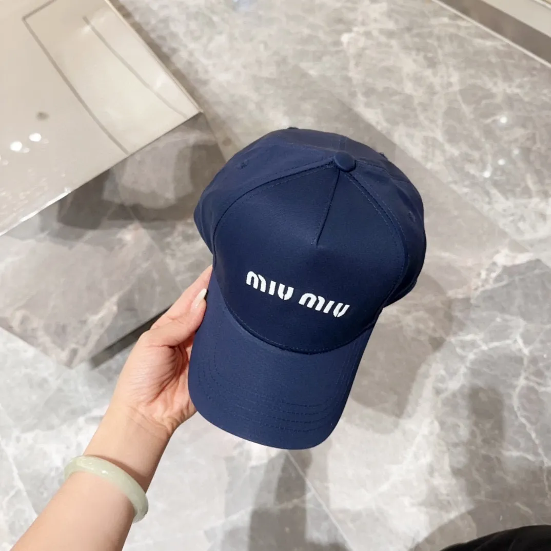 💰50 miumiu embroidered baseball cap, big brand style, very easy to match, get it now!