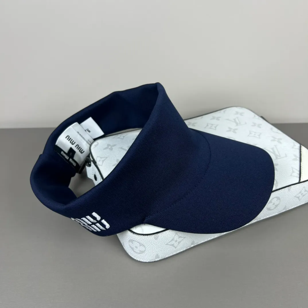 70💰Miumiu miumiu (recommended by Xiaohongshu’s popular model) original hollow-top sun hat, genuine mold-making and custom-made, the original workmanship is meticulous and the quality is superb!