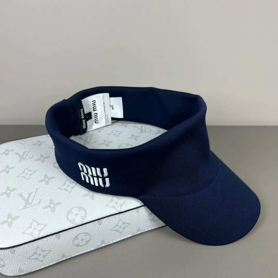 70💰Miumiu miumiu (recommended by Xiaohongshu’s popular model) original hollow-top sun hat, genuine mold-making and custom-made, the original workmanship is meticulous and the quality is superb!