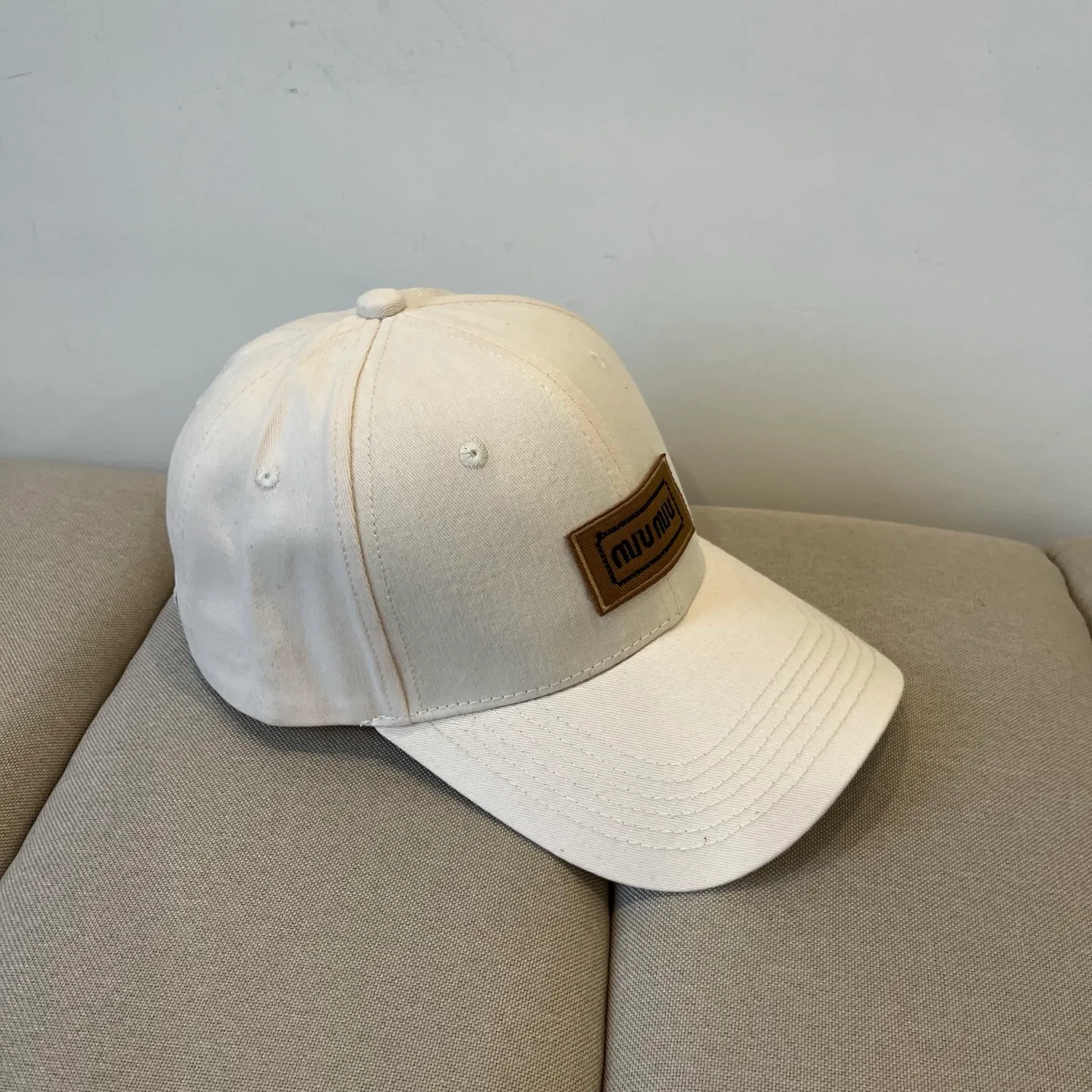 P66 miumiu original spring and summer new baseball cap, authentic mold-making and custom-made, the original workmanship is meticulous and the quality is superb!