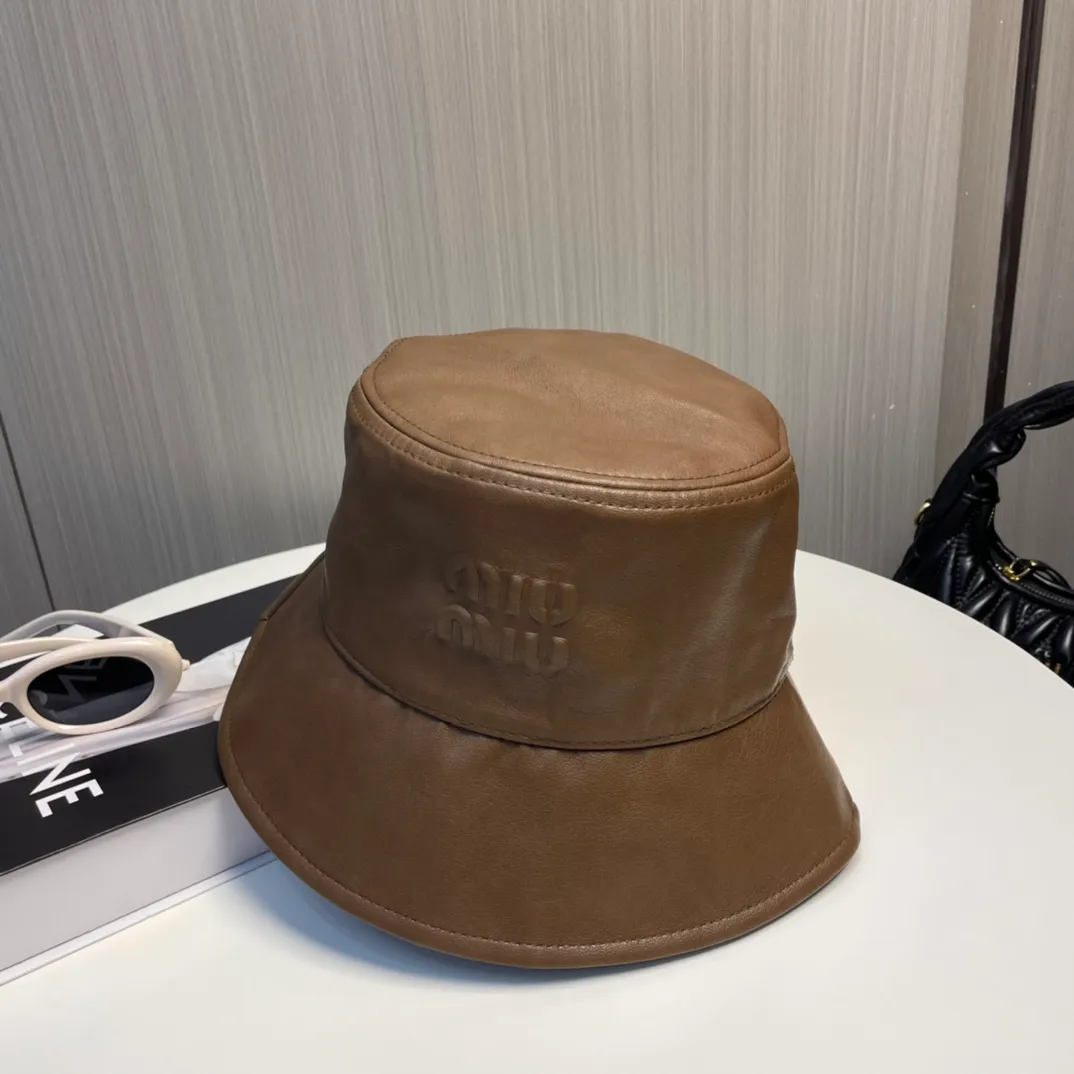 P66 comes with a cloth bag, miumiu new autumn and winter new original fisherman hat, full of retro charm, 1:1 mold customization, excellent quality, basic head circumference 56, adjustable.