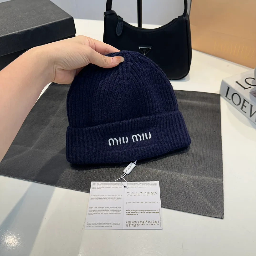 P56 high version Miumiu knitted hat, cold hat super warm