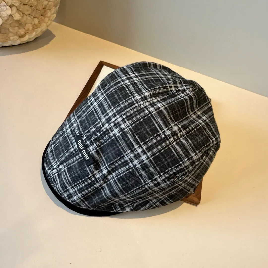 💰90¥ miumiu duck bill forward cap, head circumference 58cm