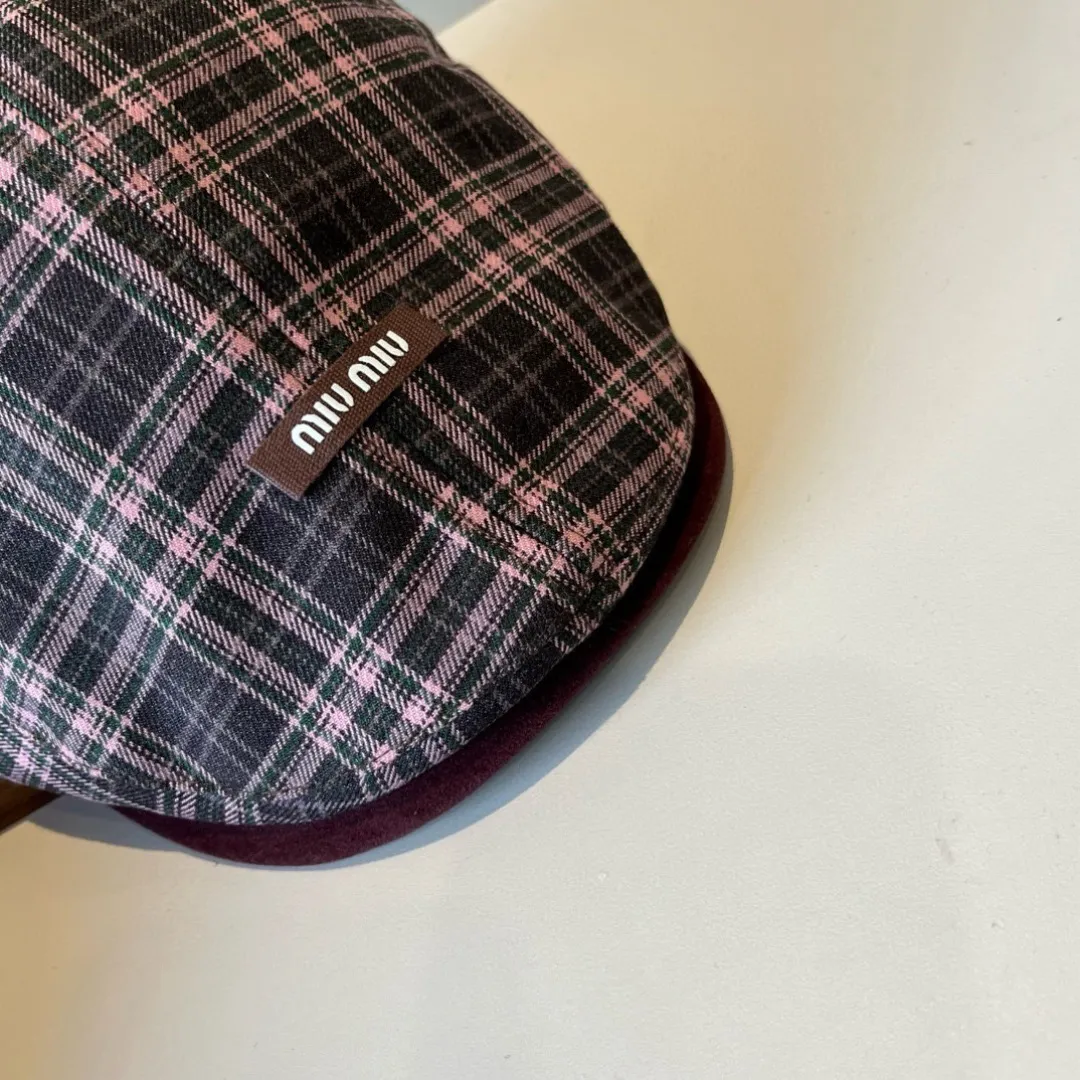 💰90¥ miumiu duck bill forward cap, head circumference 58cm