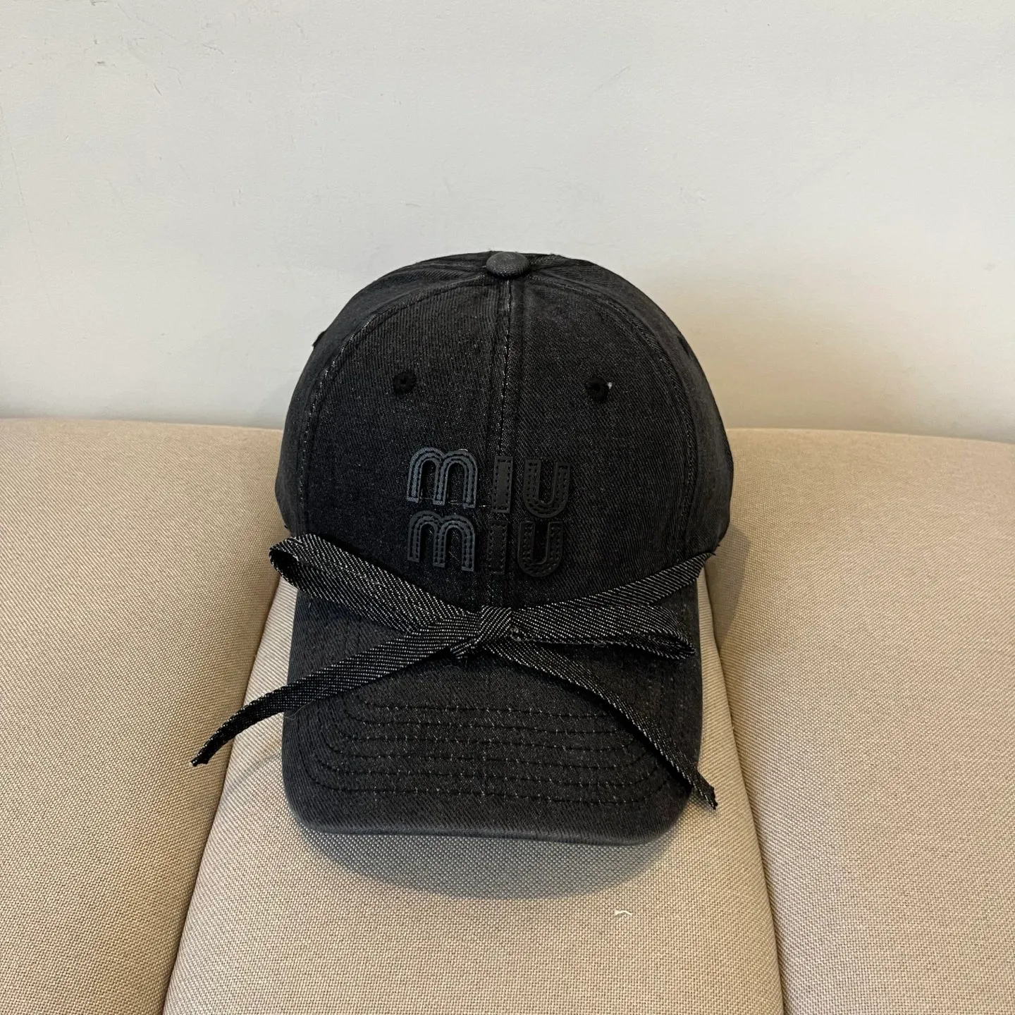 P60 miumiu original spring and summer new baseball cap, authentic mold-making and custom-made, the original workmanship is meticulous and the quality is superb!