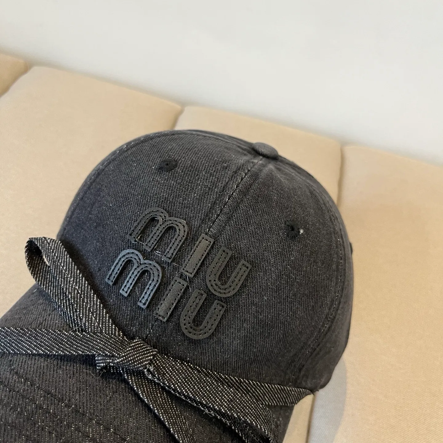 P60 miumiu original spring and summer new baseball cap, authentic mold-making and custom-made, the original workmanship is meticulous and the quality is superb!