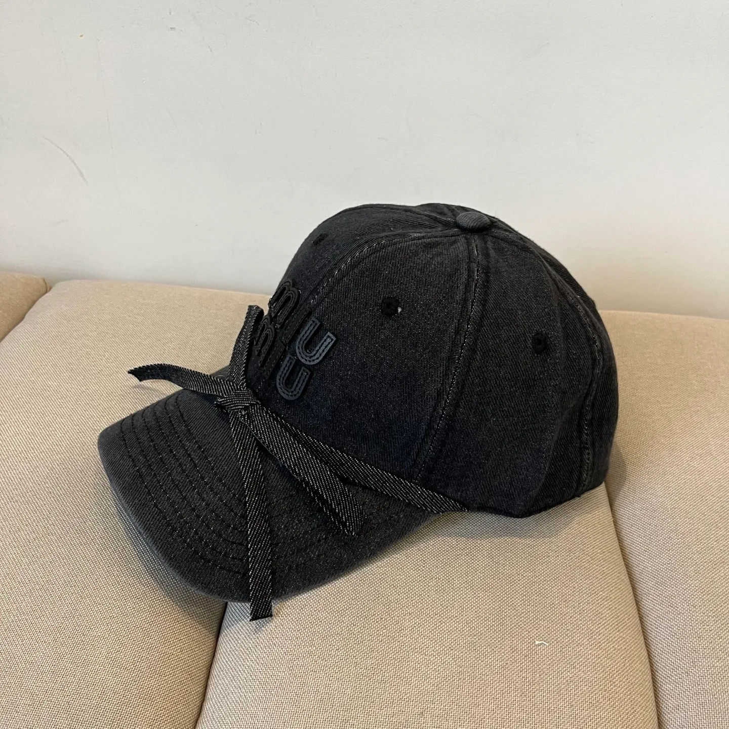 P60 miumiu original spring and summer new baseball cap, authentic mold-making and custom-made, the original workmanship is meticulous and the quality is superb!