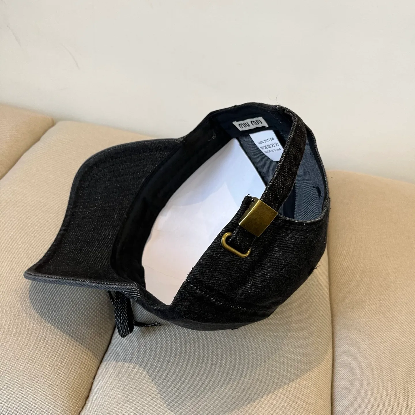 P60 miumiu original spring and summer new baseball cap, authentic mold-making and custom-made, the original workmanship is meticulous and the quality is superb!