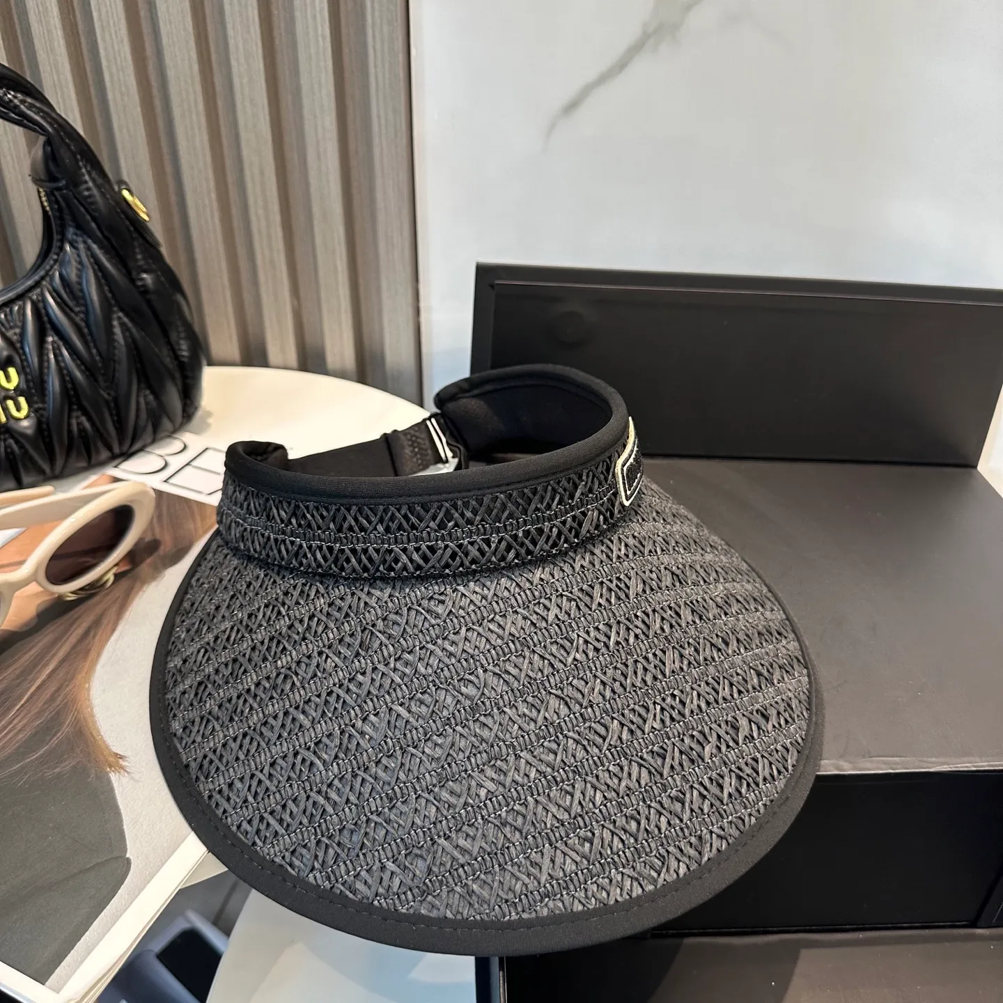 P80💛 Comes with dust bag, miumiu 2025 new sun visor, hollow top headband hat, 🔆 versatile sun protection ~ a great tool for casual outings, great sun protection! Love it so much 💕