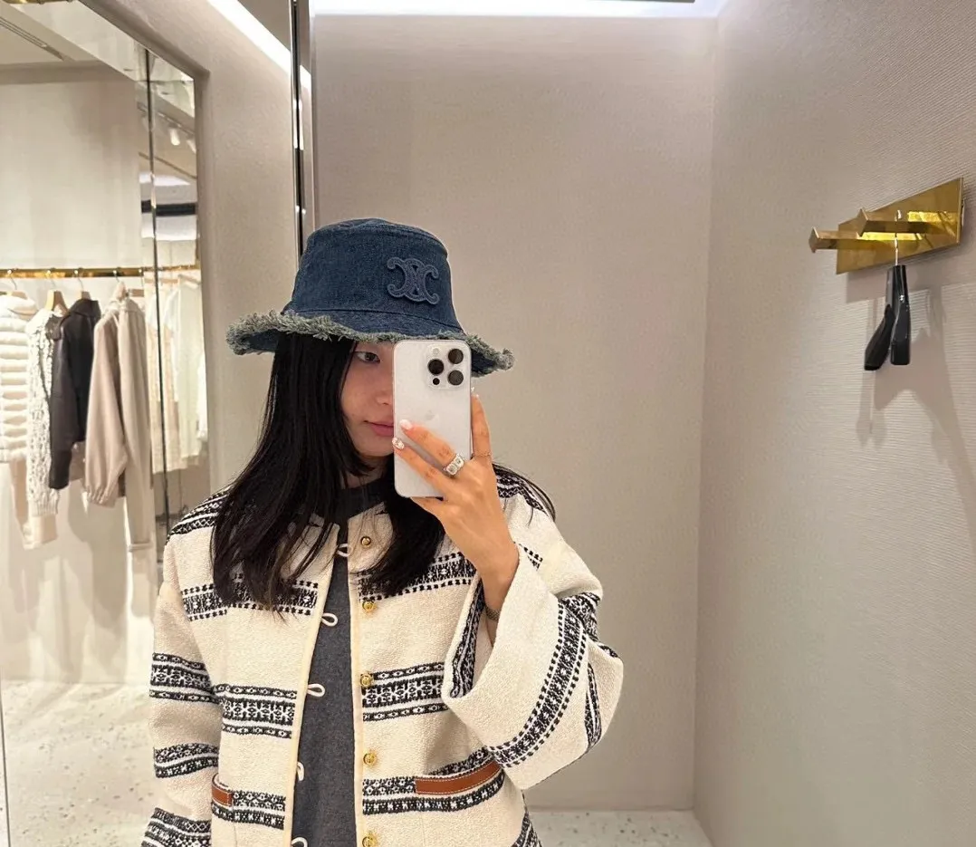 Miumiu's original spring and summer new baseball cap, authentic and custom-made, the original workmanship is meticulous and the quality is superb!