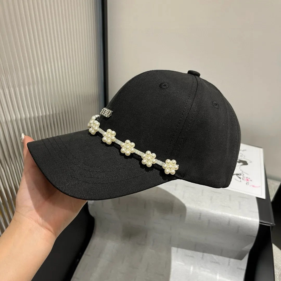 💰80¥ miumiu new peaked cap