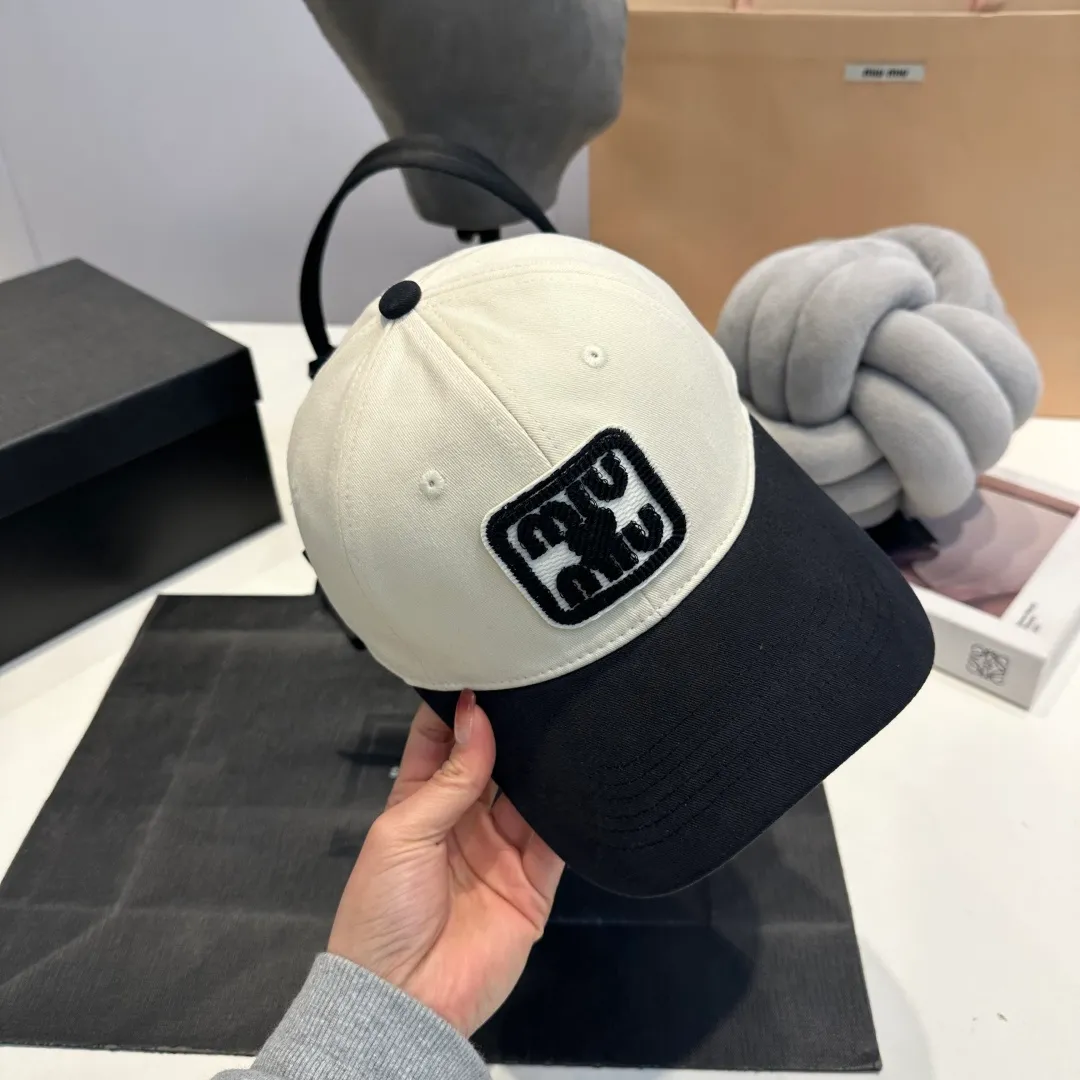 P56 miumiu original spring and summer new baseball cap, genuine mold-making and custom-made, the original workmanship is meticulous and the quality is superb!