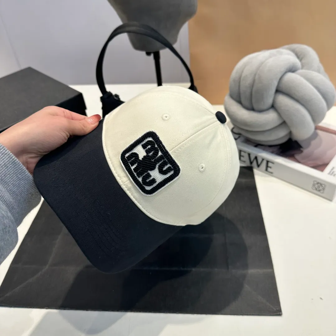 P56 miumiu original spring and summer new baseball cap, genuine mold-making and custom-made, the original workmanship is meticulous and the quality is superb!