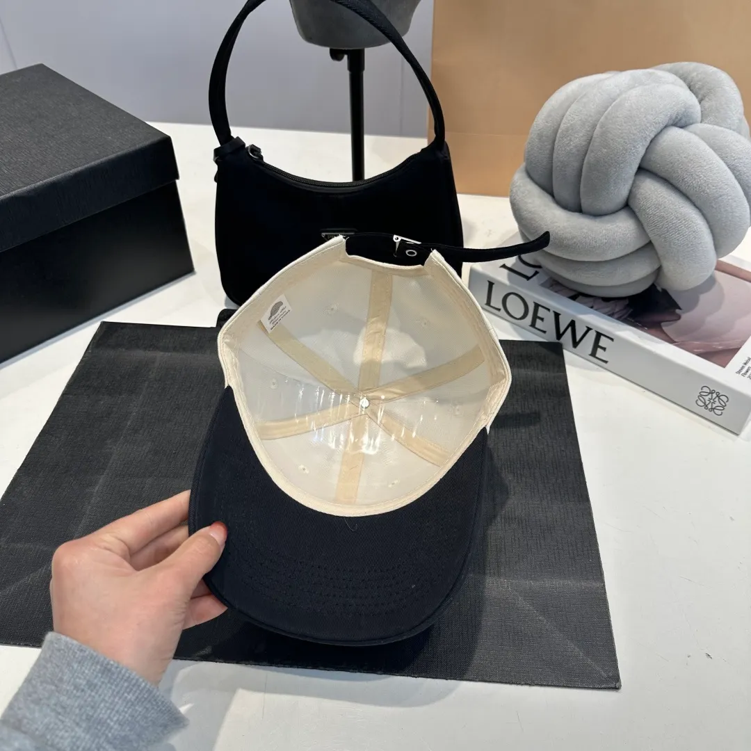 P56 miumiu original spring and summer new baseball cap, genuine mold-making and custom-made, the original workmanship is meticulous and the quality is superb!