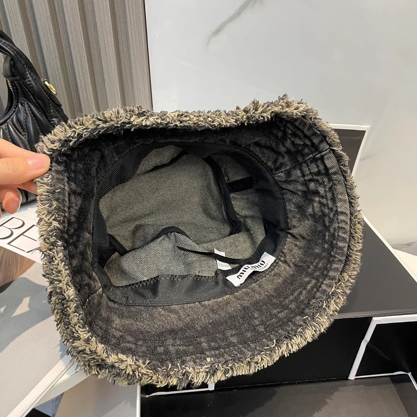 P66 💛 Comes with dust bag miumiu 2025 new washed soft denim men’s and women’s fisherman hat 🌈 Simple folding sunshade ~ a very textured one