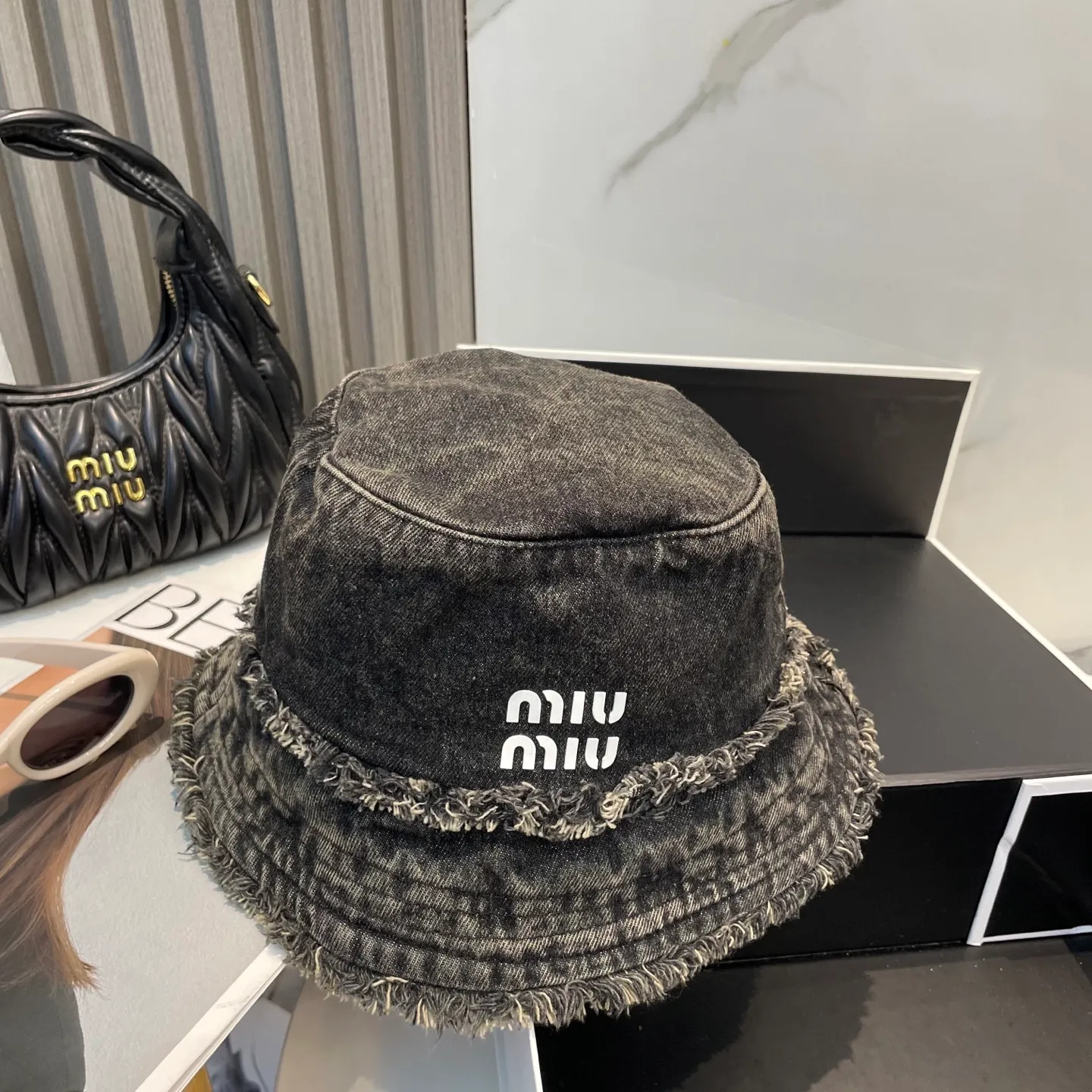 P66 💛 Comes with dust bag miumiu 2025 new washed soft denim men’s and women’s fisherman hat 🌈 Simple folding sunshade ~ a very textured one