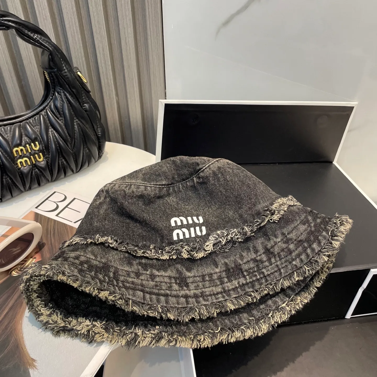 P66 💛 Comes with dust bag miumiu 2025 new washed soft denim men’s and women’s fisherman hat 🌈 Simple folding sunshade ~ a very textured one