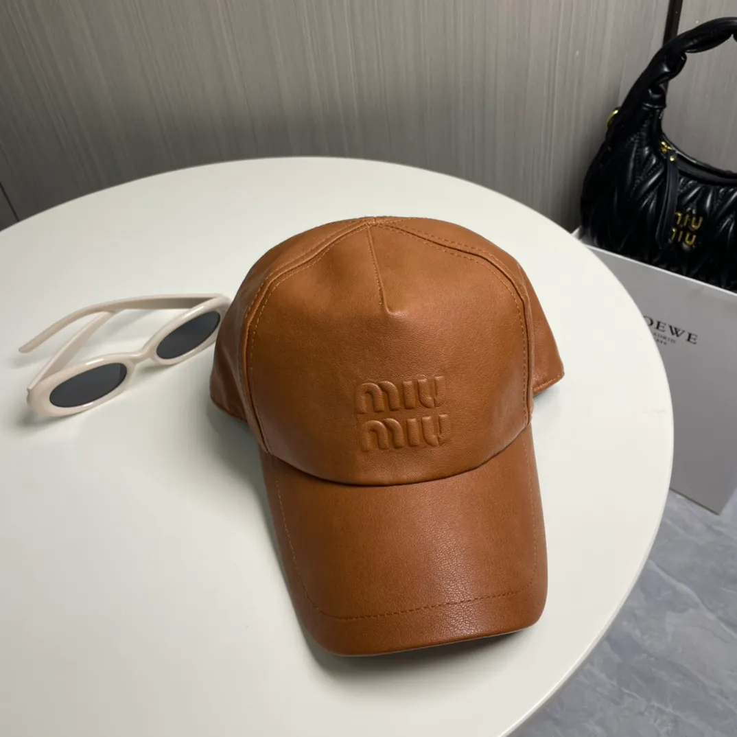 P66 comes with a cloth bag, miumiu new autumn and winter new original baseball cap, full of retro charm, 1:1 mold customization, excellent quality, basic head circumference 56, adjustable.