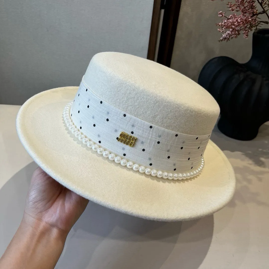 💰210¥ miumiu new wool top hat, flat top hat, 100% wool fabric 🦙%, head circumference 57cm
