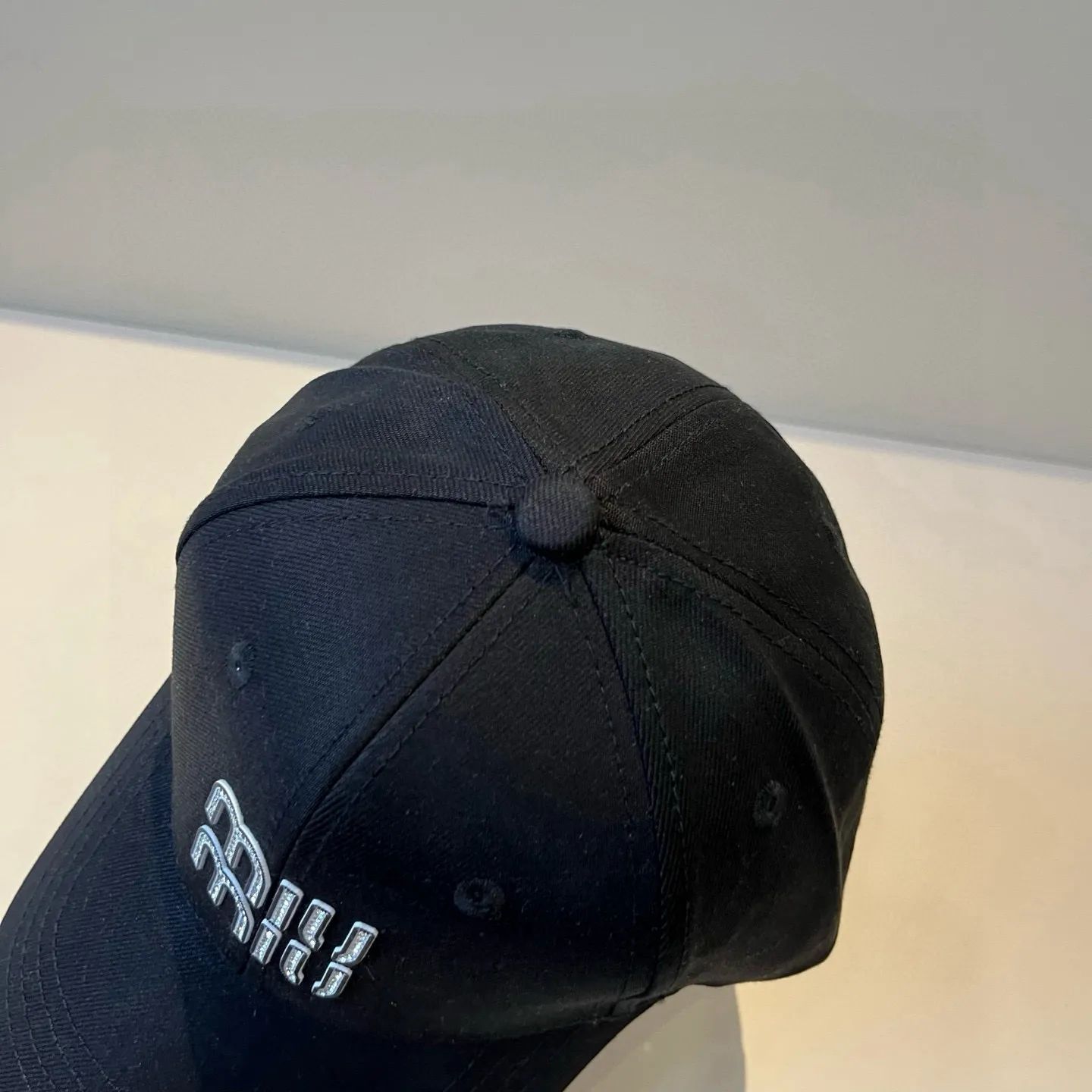 P60 miumiu original spring and summer new baseball cap, authentic mold-making and custom-made, the original workmanship is meticulous and the quality is superb!