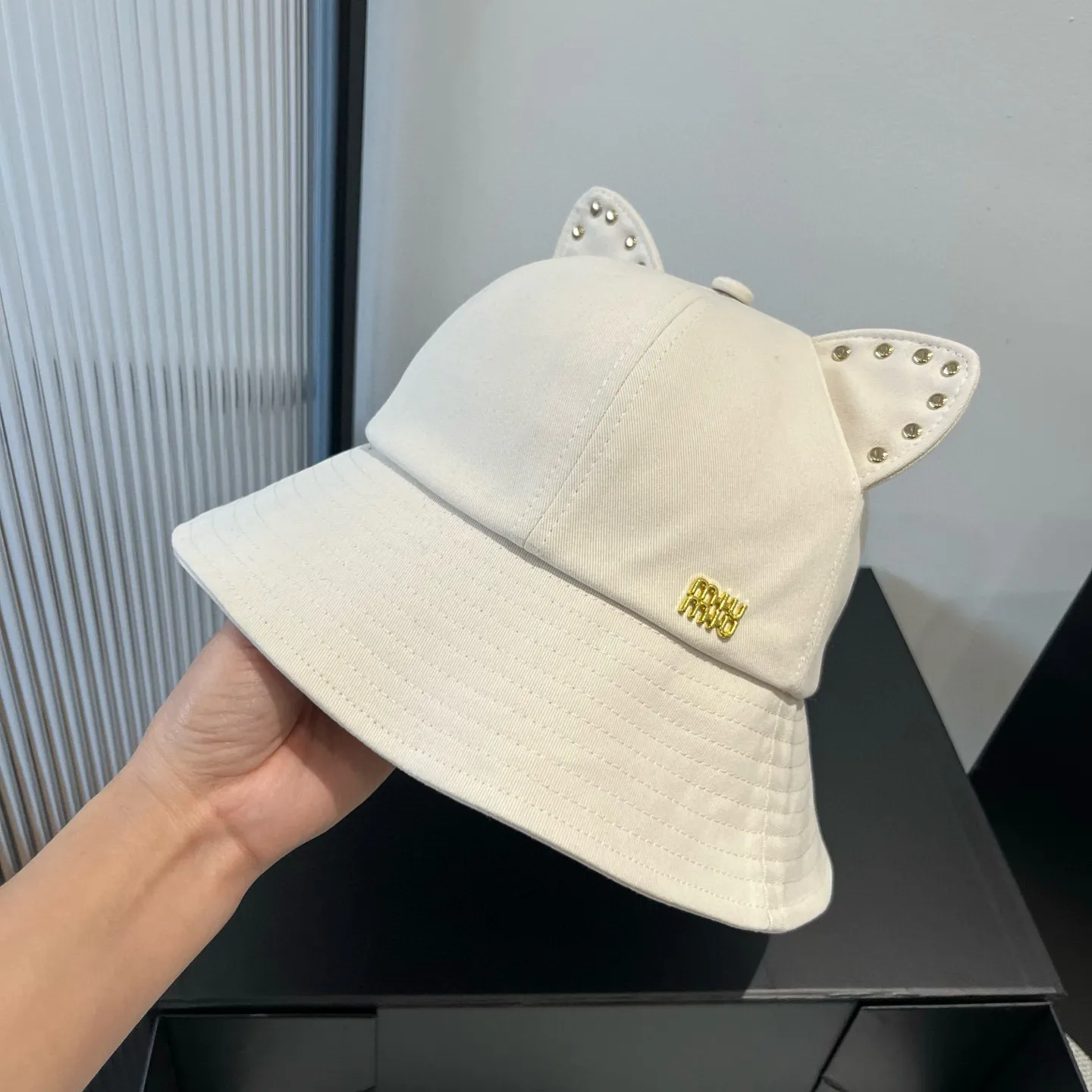 💰100¥ Miumiu miumiu spring and summer style cat ears and ding fisherman hat, pure cotton fabric, high-grade workmanship, head circumference 57cm