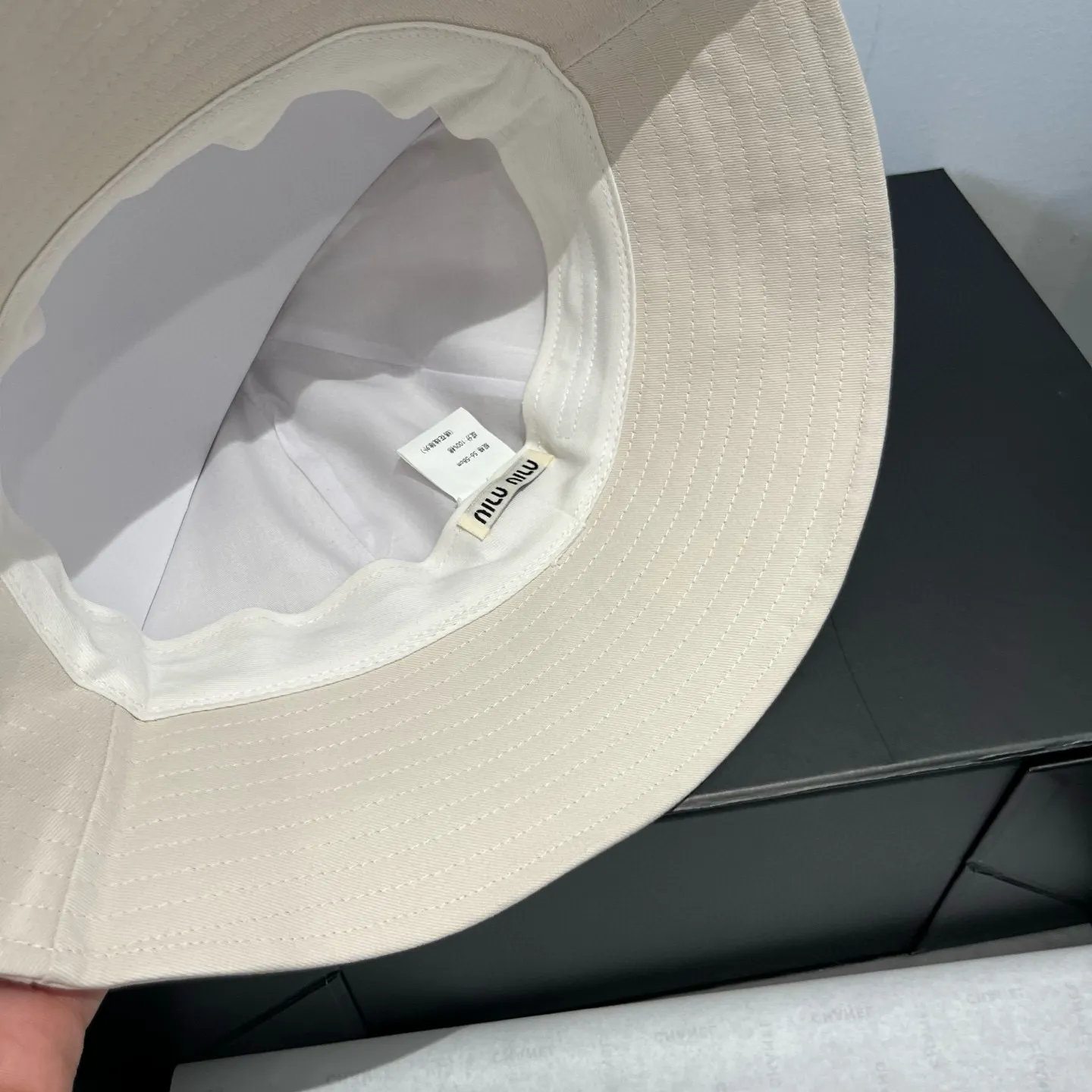 💰100¥ Miumiu miumiu spring and summer style cat ears and ding fisherman hat, pure cotton fabric, high-grade workmanship, head circumference 57cm
