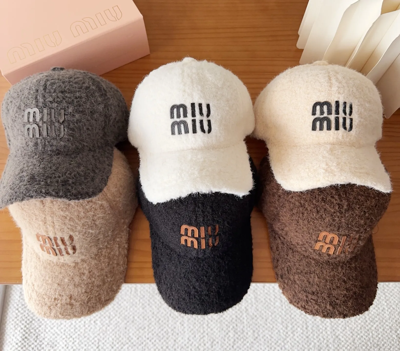 💰48 Miumiu Miumiu new order style embroidered baseball cap🧢Big brand style is super easy to match, get it now!